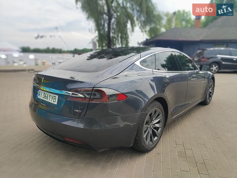 Ліфтбек Tesla Model S 2018 в Києві