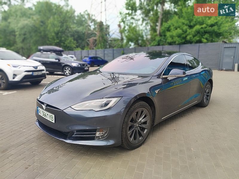 Ліфтбек Tesla Model S 2018 в Києві