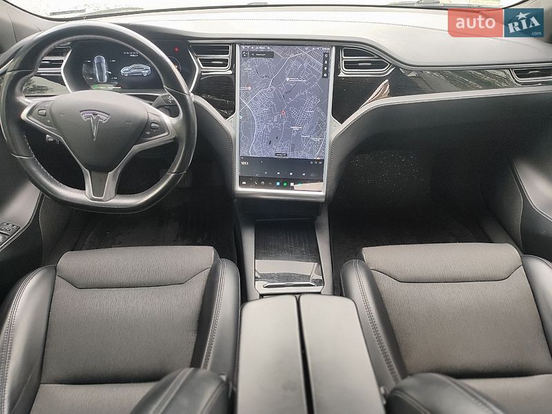 Ліфтбек Tesla Model S 2018 в Києві