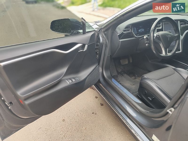 Ліфтбек Tesla Model S 2018 в Києві