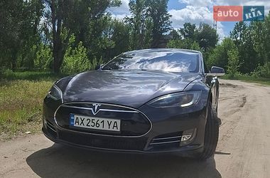 Tesla Model S  2015