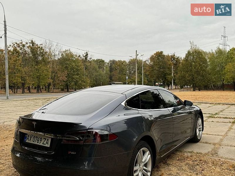 Лифтбек Tesla Model S 2014 в Харькове