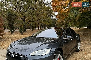 Tesla Model S  2014