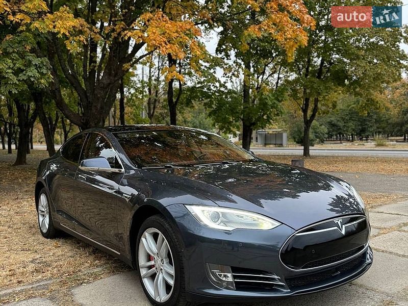 Лифтбек Tesla Model S 2014 в Харькове