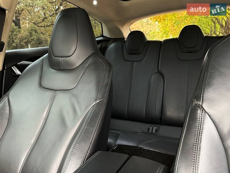 Лифтбек Tesla Model S 2014 в Харькове