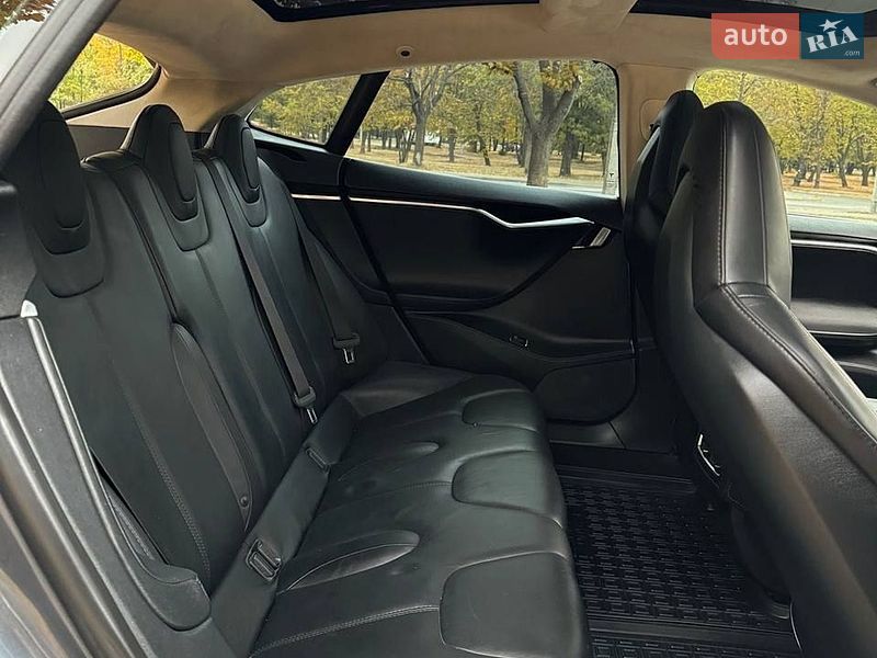 Лифтбек Tesla Model S 2014 в Харькове