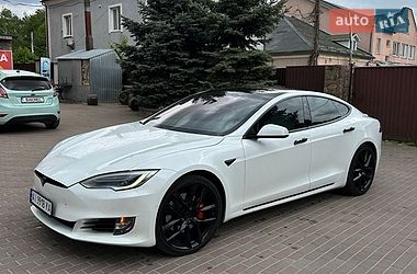 Tesla Model S 2018
