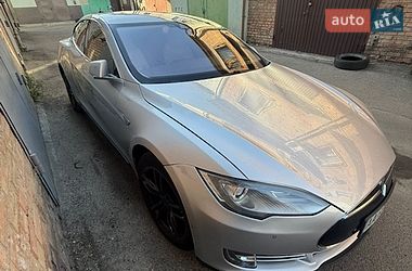 Tesla Model S  2015