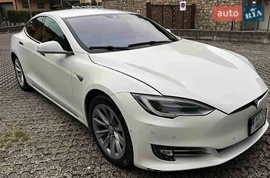 Tesla Model S 2016