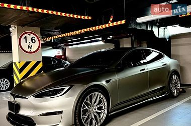 Tesla Model S  2021