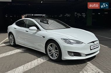 Tesla Model S  2015