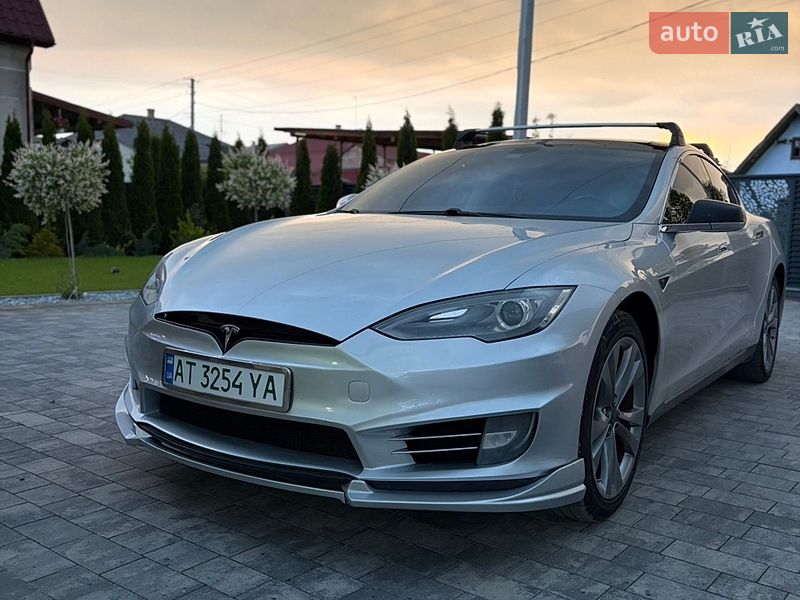 Лифтбек Tesla Model S 2013 в Рогатине