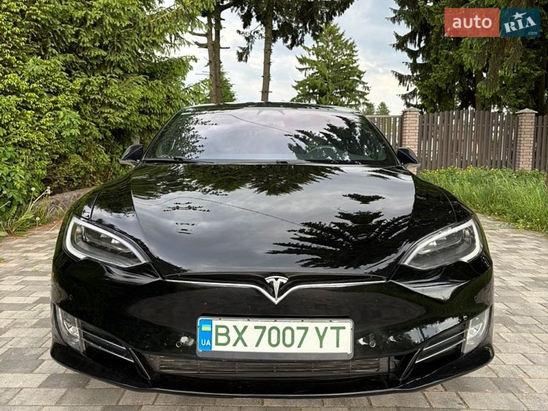 Ліфтбек Tesla Model S 2018 в Старокостянтинові