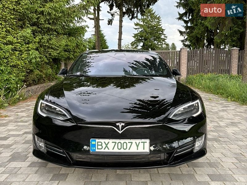 Ліфтбек Tesla Model S 2018 в Старокостянтинові