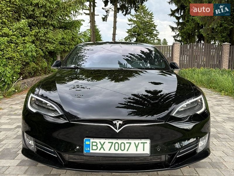 Ліфтбек Tesla Model S 2018 в Старокостянтинові