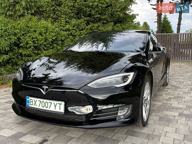 Ліфтбек Tesla Model S 2018 в Старокостянтинові