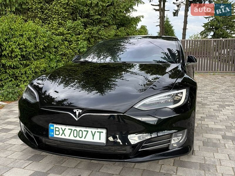 Ліфтбек Tesla Model S 2018 в Старокостянтинові