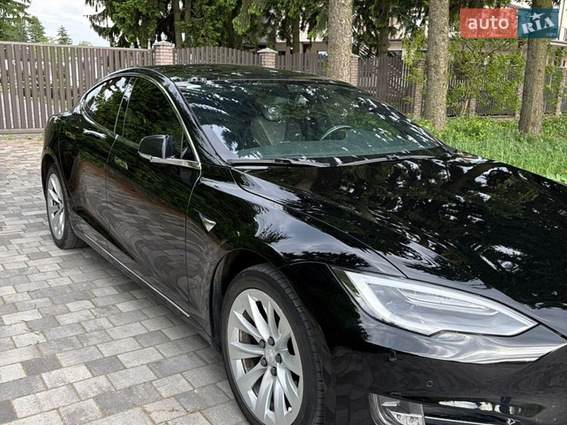 Ліфтбек Tesla Model S 2018 в Старокостянтинові
