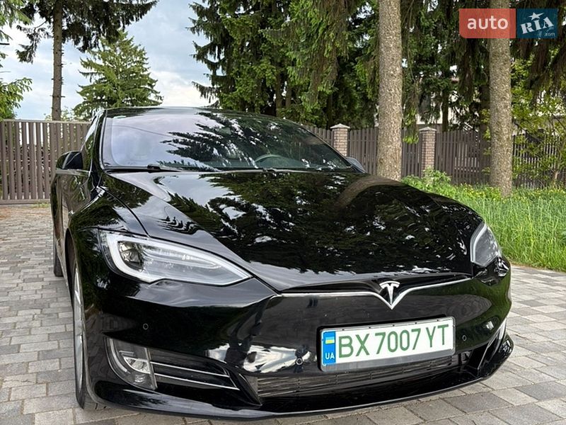 Ліфтбек Tesla Model S 2018 в Старокостянтинові