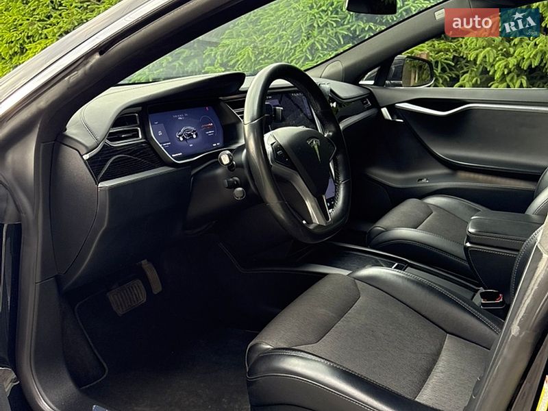 Ліфтбек Tesla Model S 2018 в Старокостянтинові