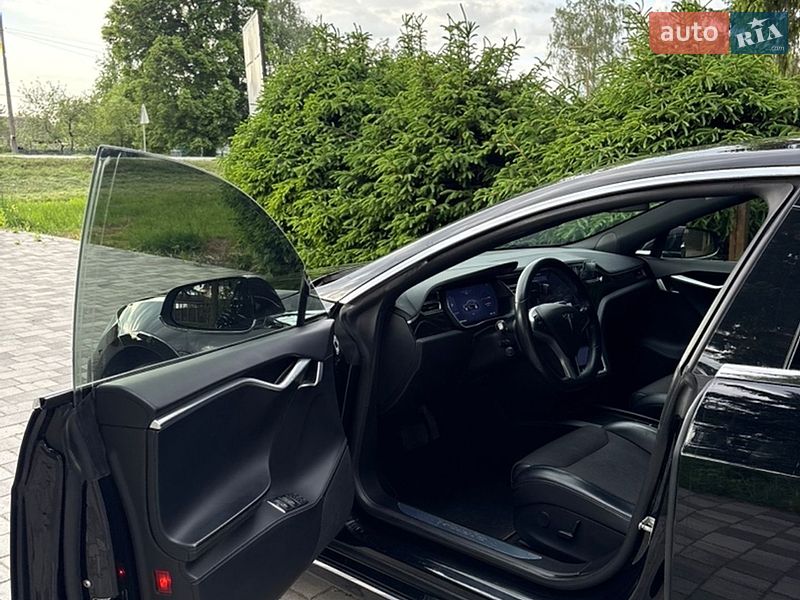 Ліфтбек Tesla Model S 2018 в Старокостянтинові