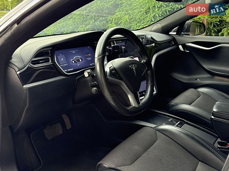 Ліфтбек Tesla Model S 2018 в Старокостянтинові