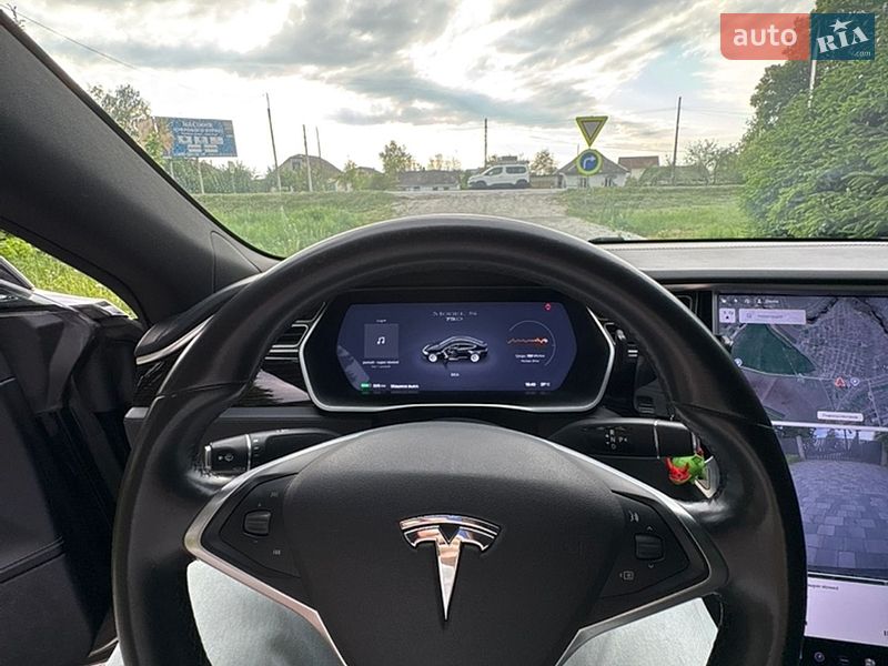 Ліфтбек Tesla Model S 2018 в Старокостянтинові