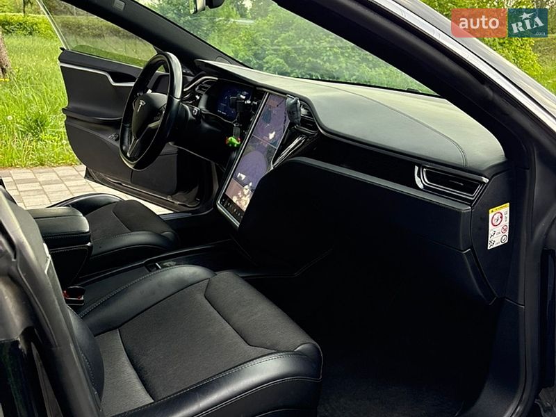 Ліфтбек Tesla Model S 2018 в Старокостянтинові