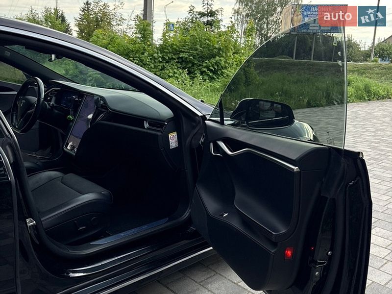 Ліфтбек Tesla Model S 2018 в Старокостянтинові