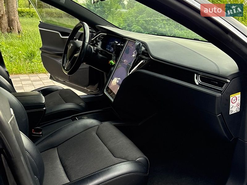 Ліфтбек Tesla Model S 2018 в Старокостянтинові