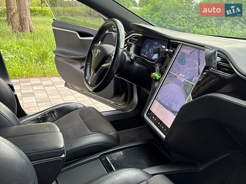 Ліфтбек Tesla Model S 2018 в Старокостянтинові
