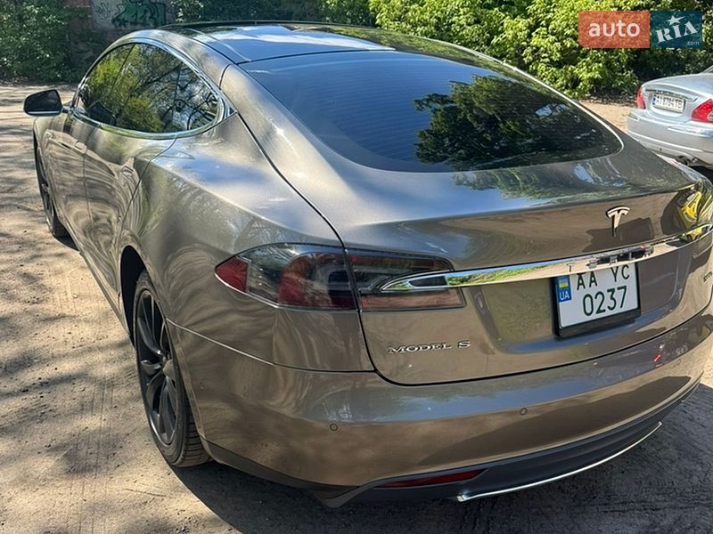Tesla Model S 2015 Tesla Model S 2015