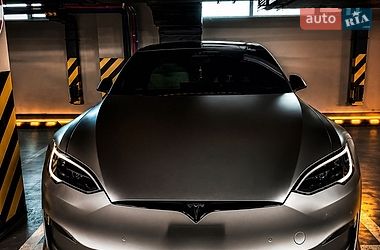 Tesla Model S  2021