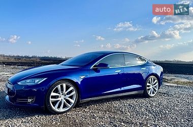 Tesla Model S  2015