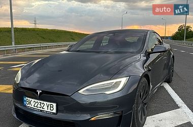 Tesla Model S  2021