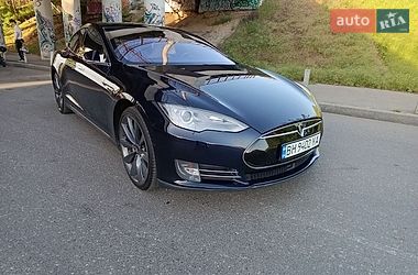 Tesla Model S 2014