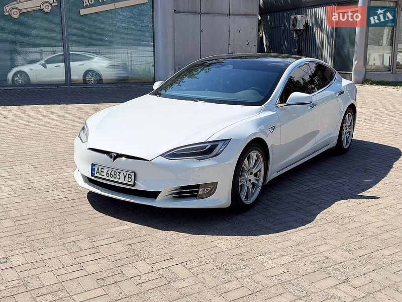 Tesla Model S 2020 Tesla Model S 2020