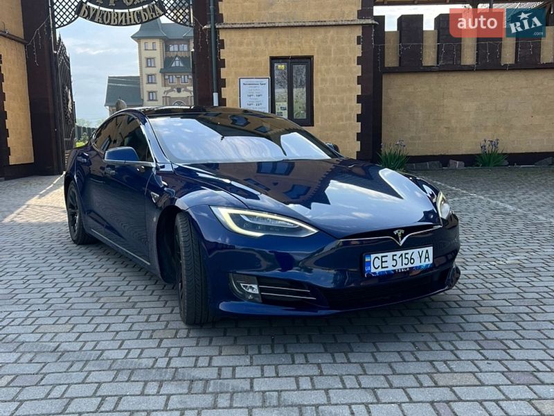 Лифтбек Tesla Model S 2016 в Черновцах