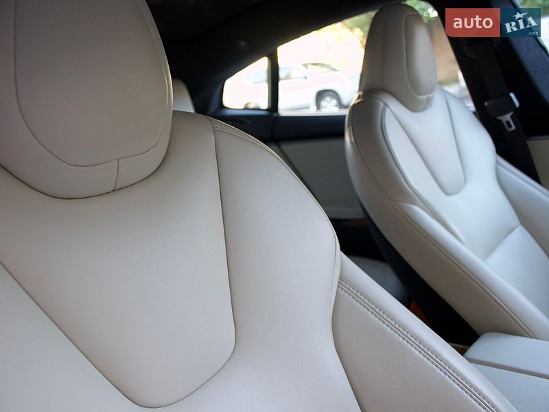 Лифтбек Tesla Model S 2020 в Одессе