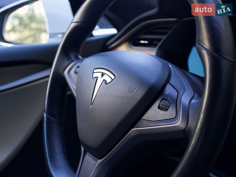 Лифтбек Tesla Model S 2020 в Одессе
