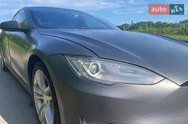 Tesla Model S  2015
