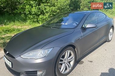 Ліфтбек Tesla Model S 2015 в Львові