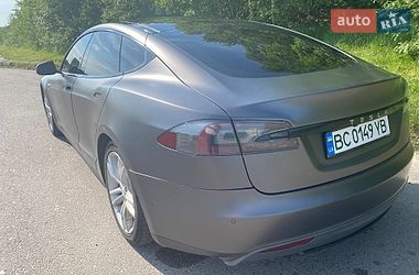 Ліфтбек Tesla Model S 2015 в Львові