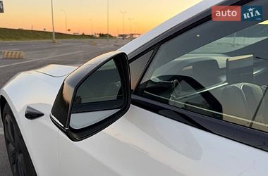 Лифтбек Tesla Model S 2021 в Львове