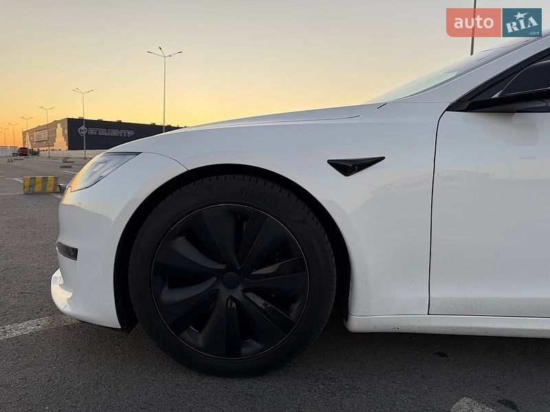 Лифтбек Tesla Model S 2021 в Львове