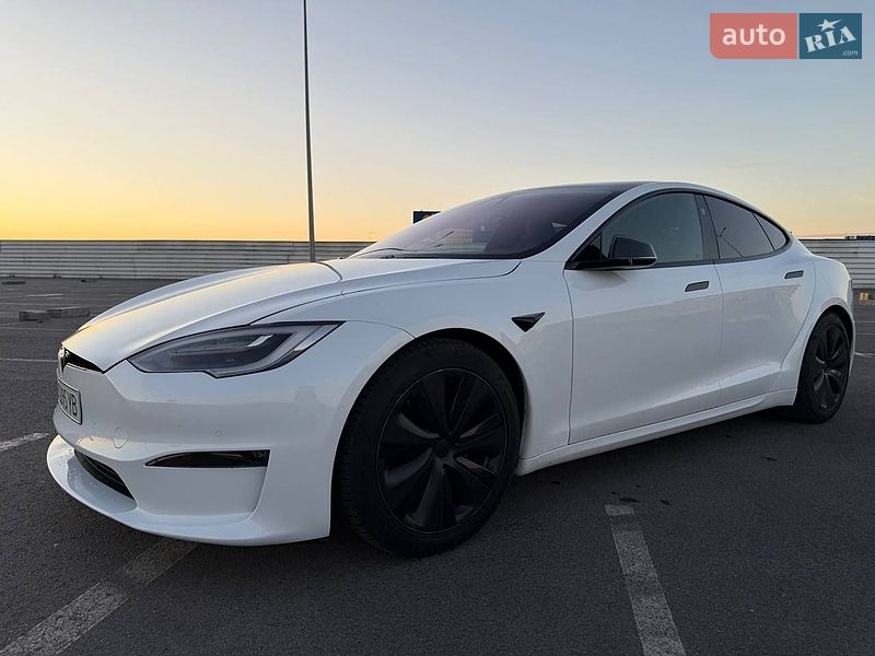 Лифтбек Tesla Model S 2021 в Львове