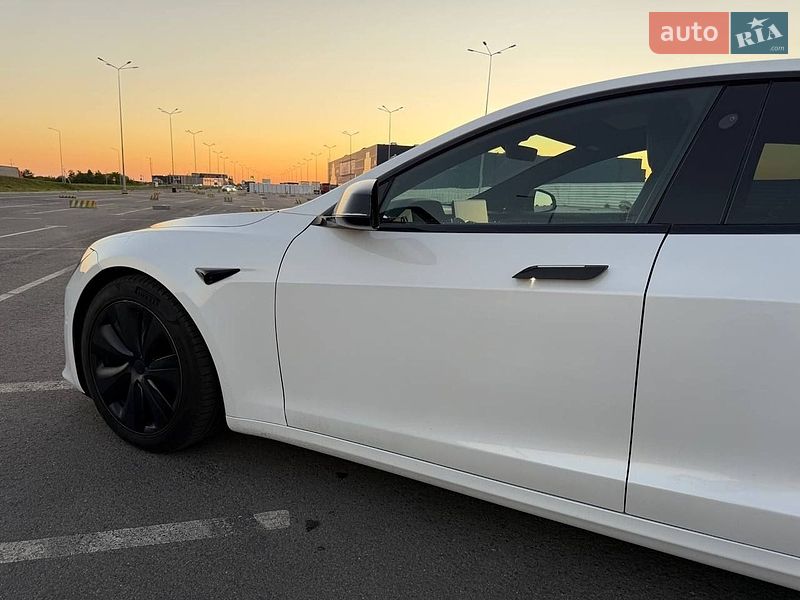 Лифтбек Tesla Model S 2021 в Львове