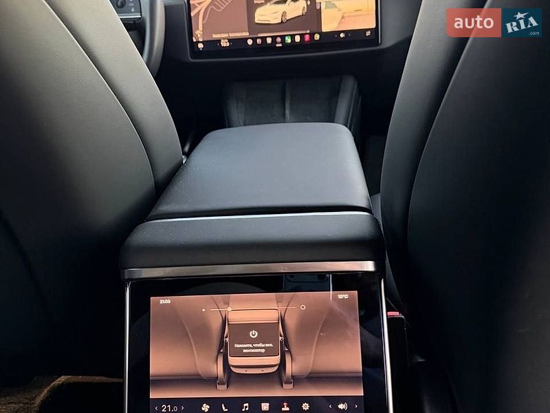Лифтбек Tesla Model S 2021 в Львове