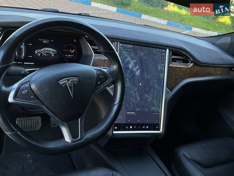 Лифтбек Tesla Model S 2016 в Запорожье