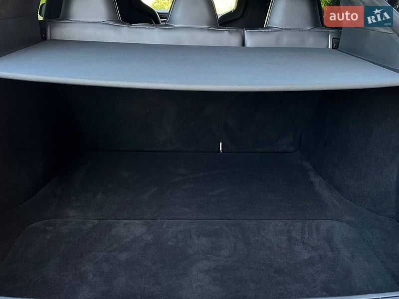 Лифтбек Tesla Model S 2016 в Запорожье